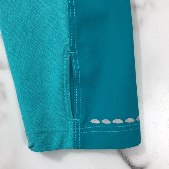 Lululemon Trail Bound 1/2 Zip Blue Tropics Top - Picture 9 of 16